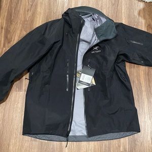 NWT Arc’teryx Alpha SV men’s jacket